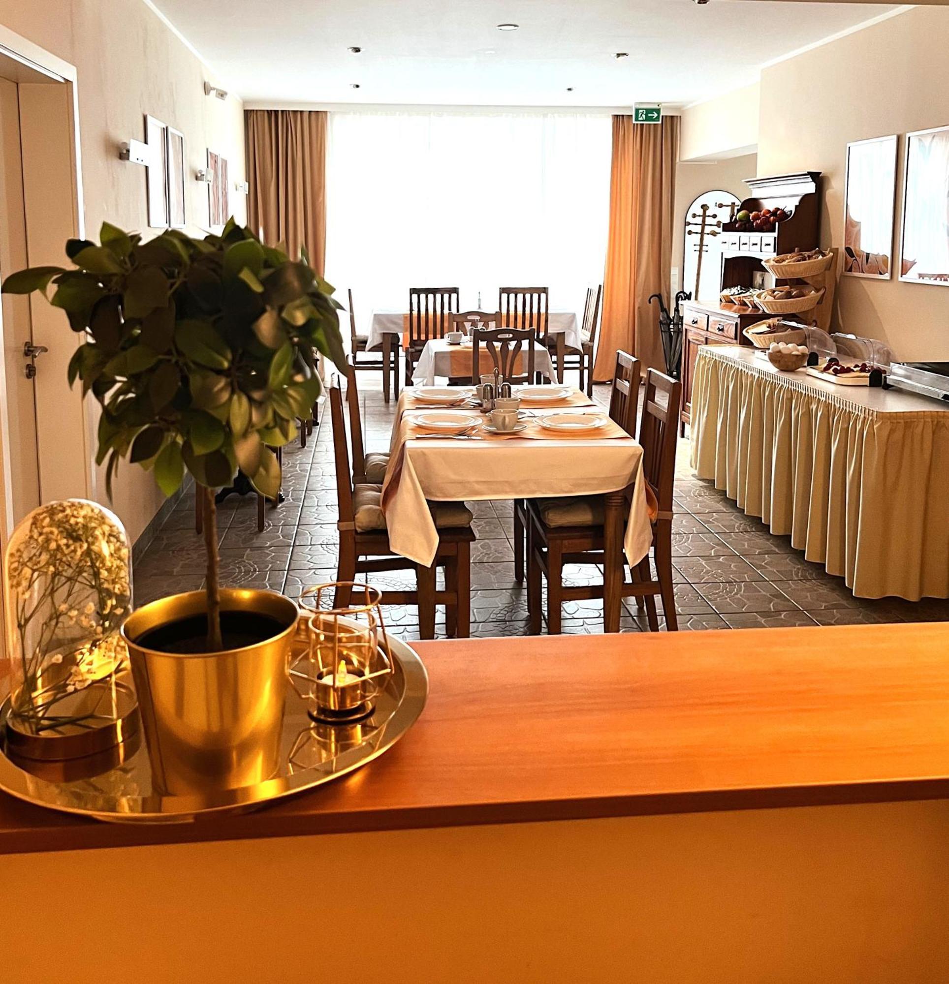 Airport Messe Dusseldorf