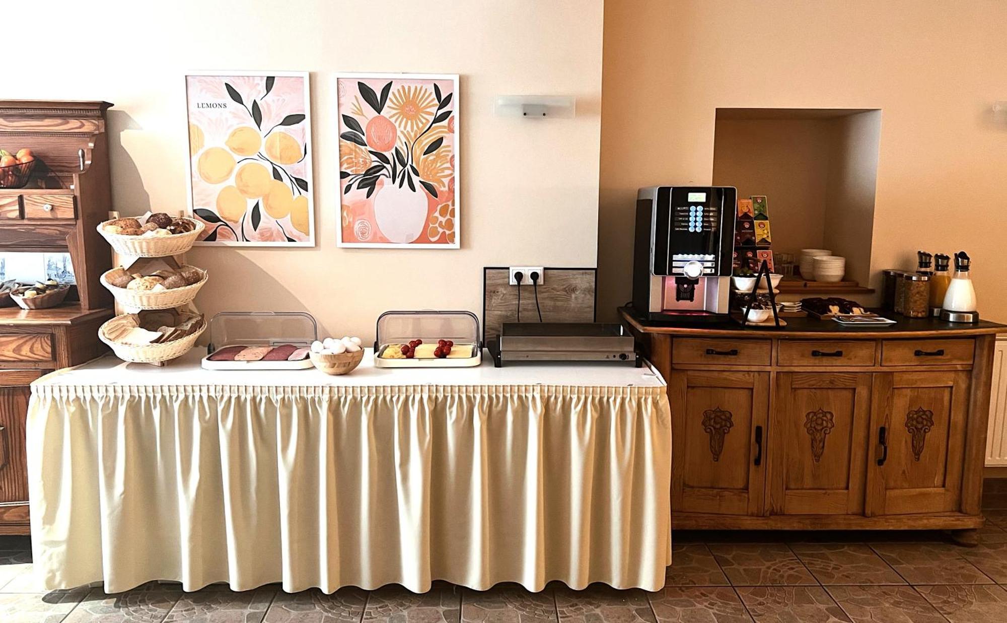 Hotel Airport Messe 3*